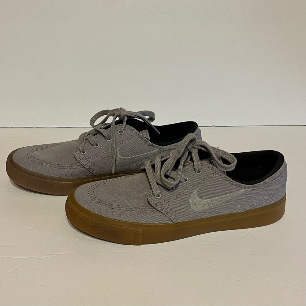 ✰ NIKE’S ✰